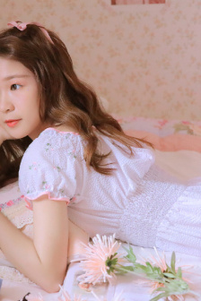 美女跪下吃j8视频免费网站